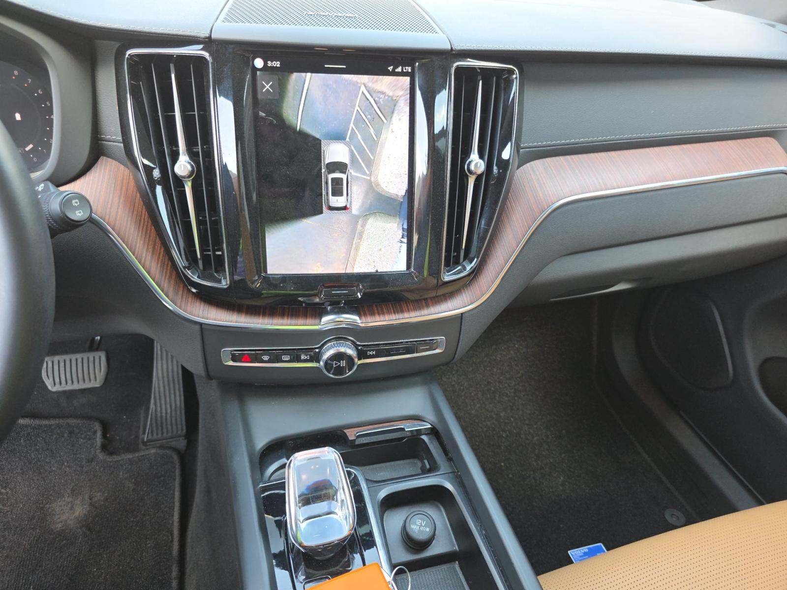 2023 Volvo XC60 B5 Ultimate FWD