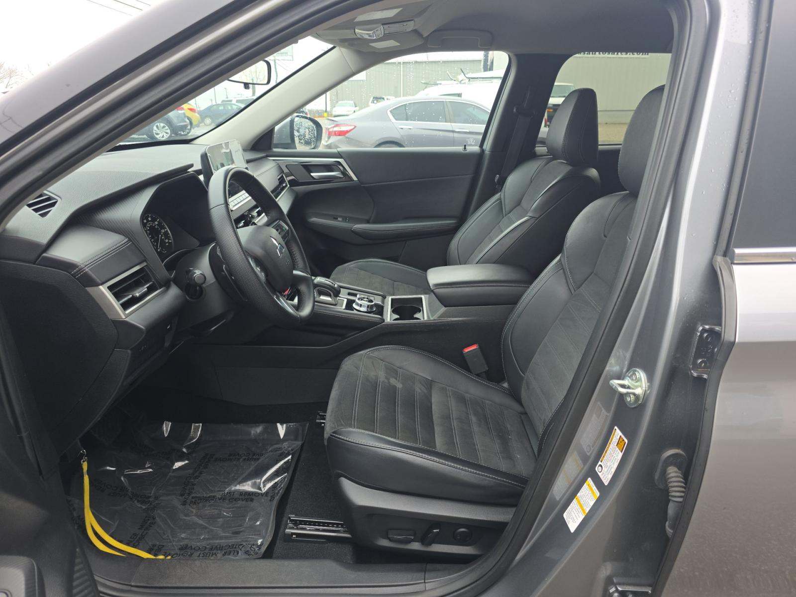 2024 Mitsubishi Outlander SE FWD