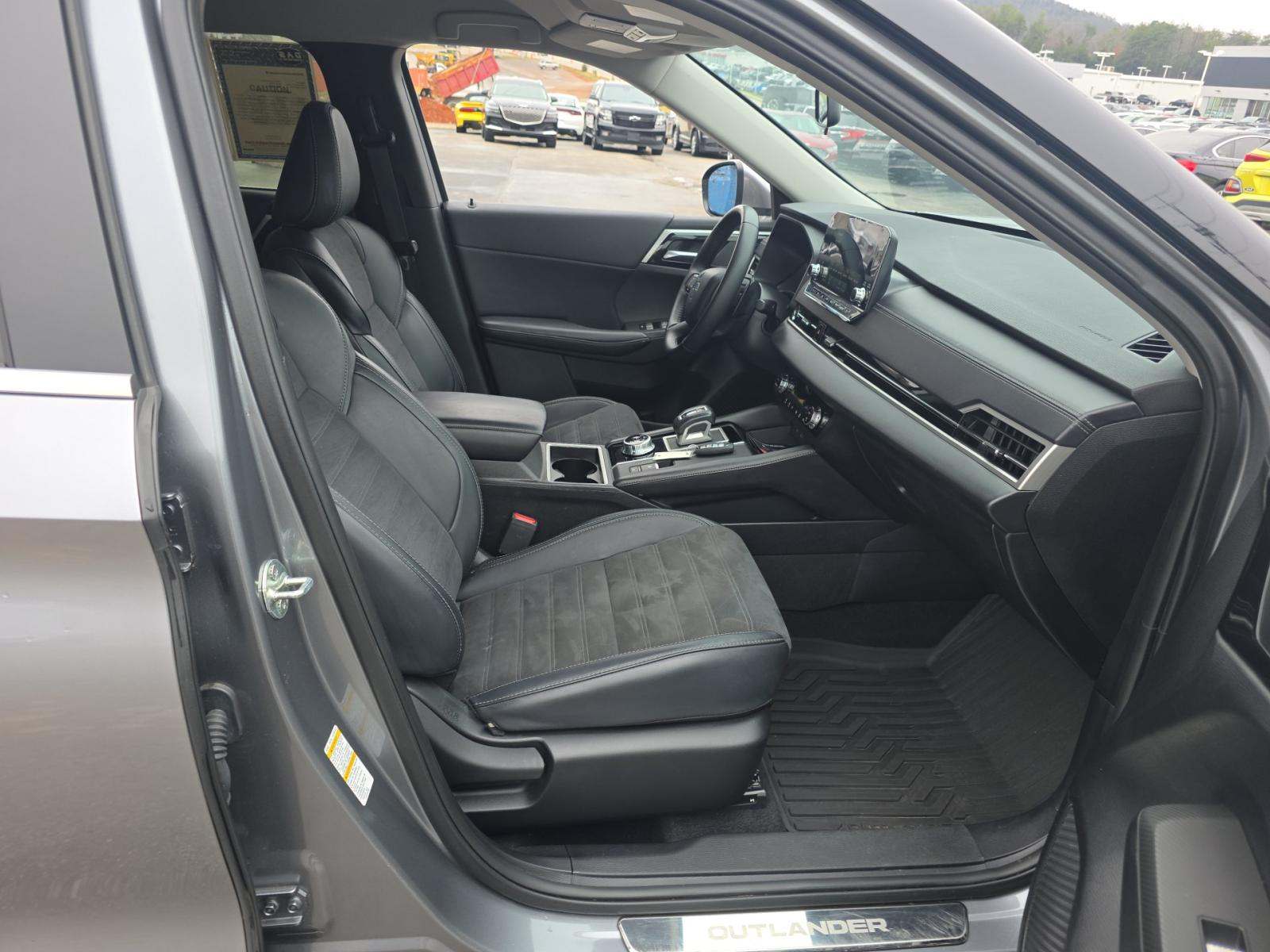 2024 Mitsubishi Outlander SE FWD