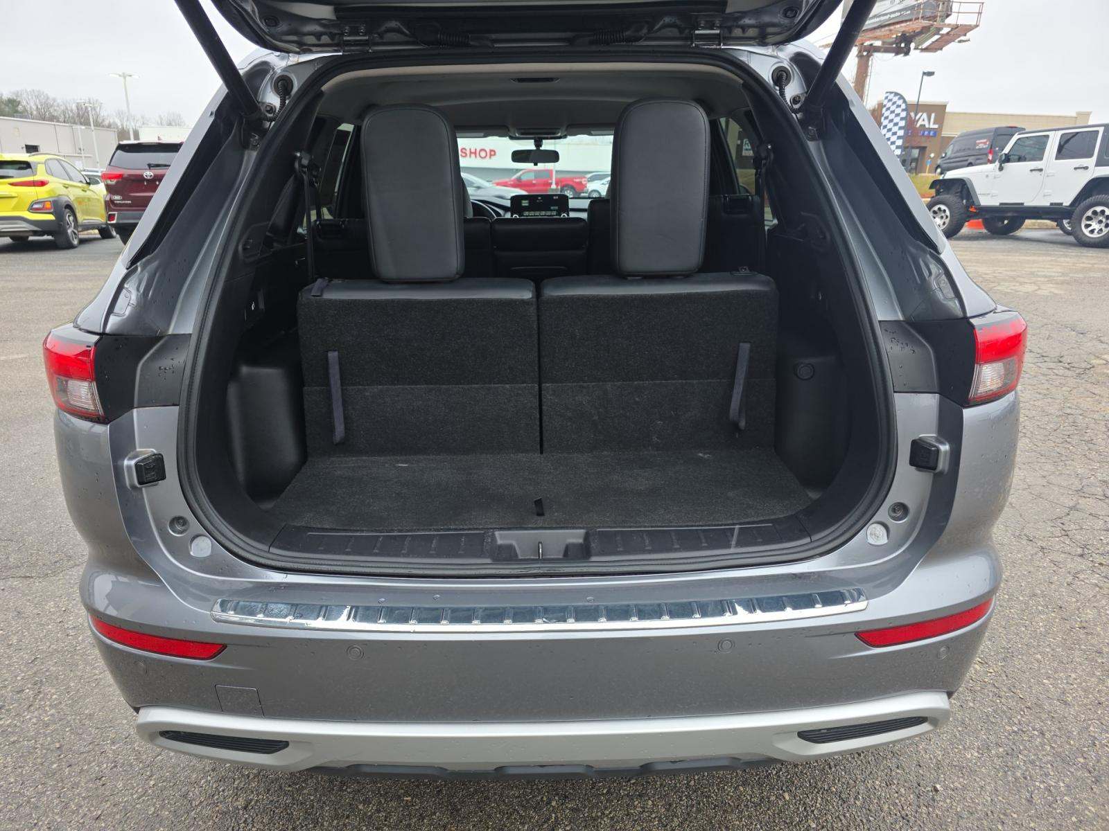 2024 Mitsubishi Outlander SE FWD