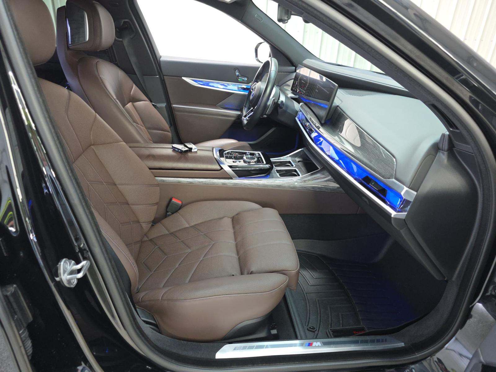 2023 BMW 7 Series 740i RWD