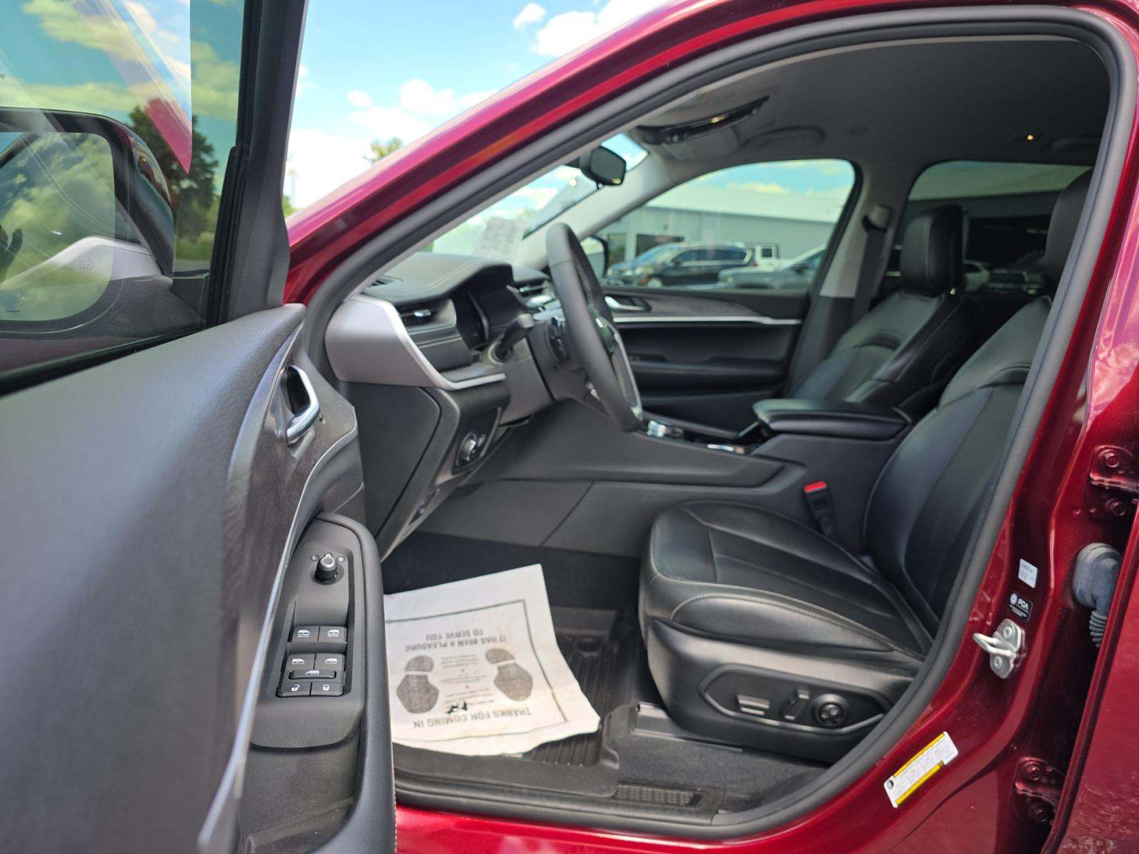 2023 Jeep Grand Cherokee Limited AWD