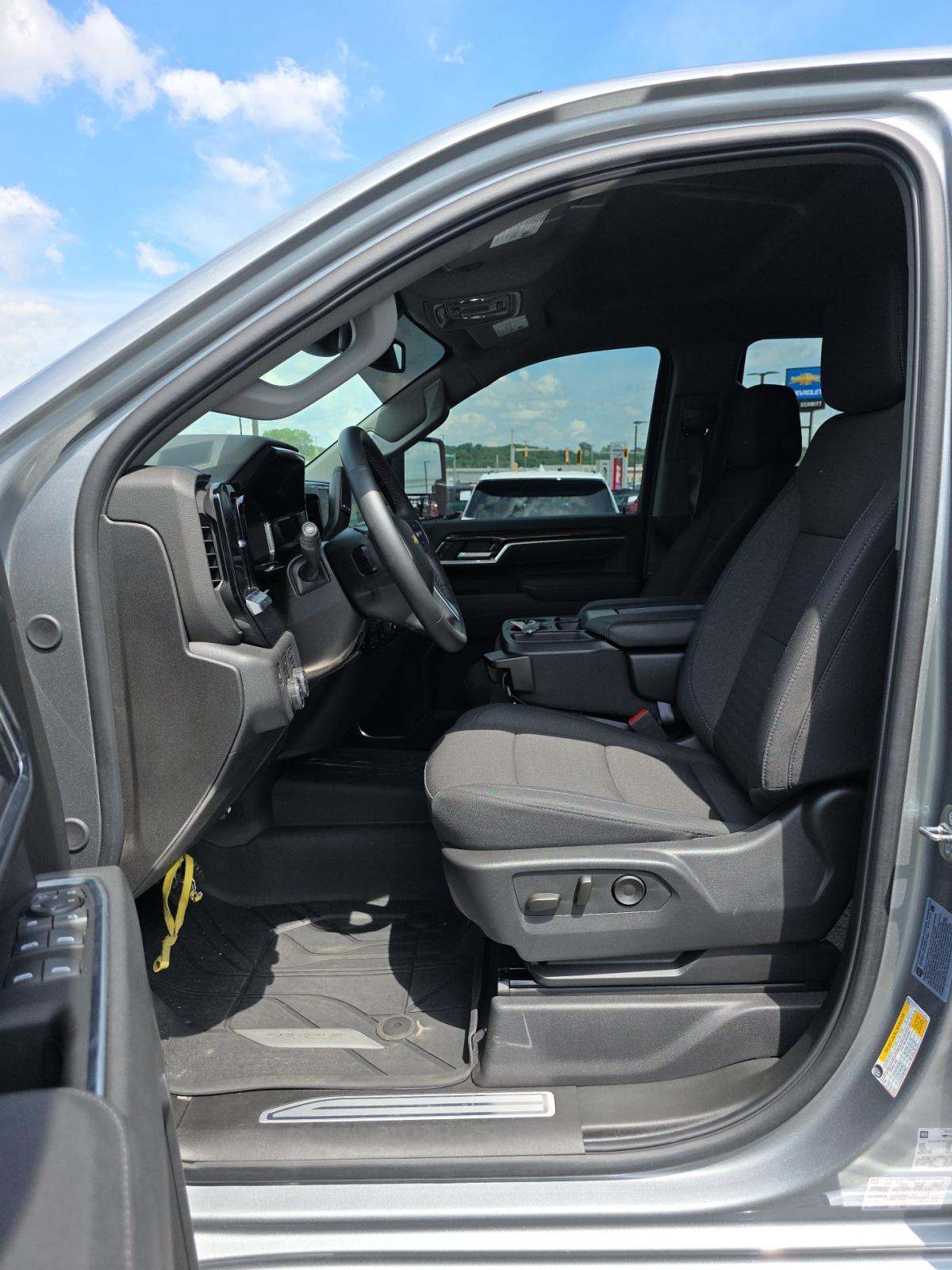 2025 Chevrolet Silverado 3500HD LT AWD