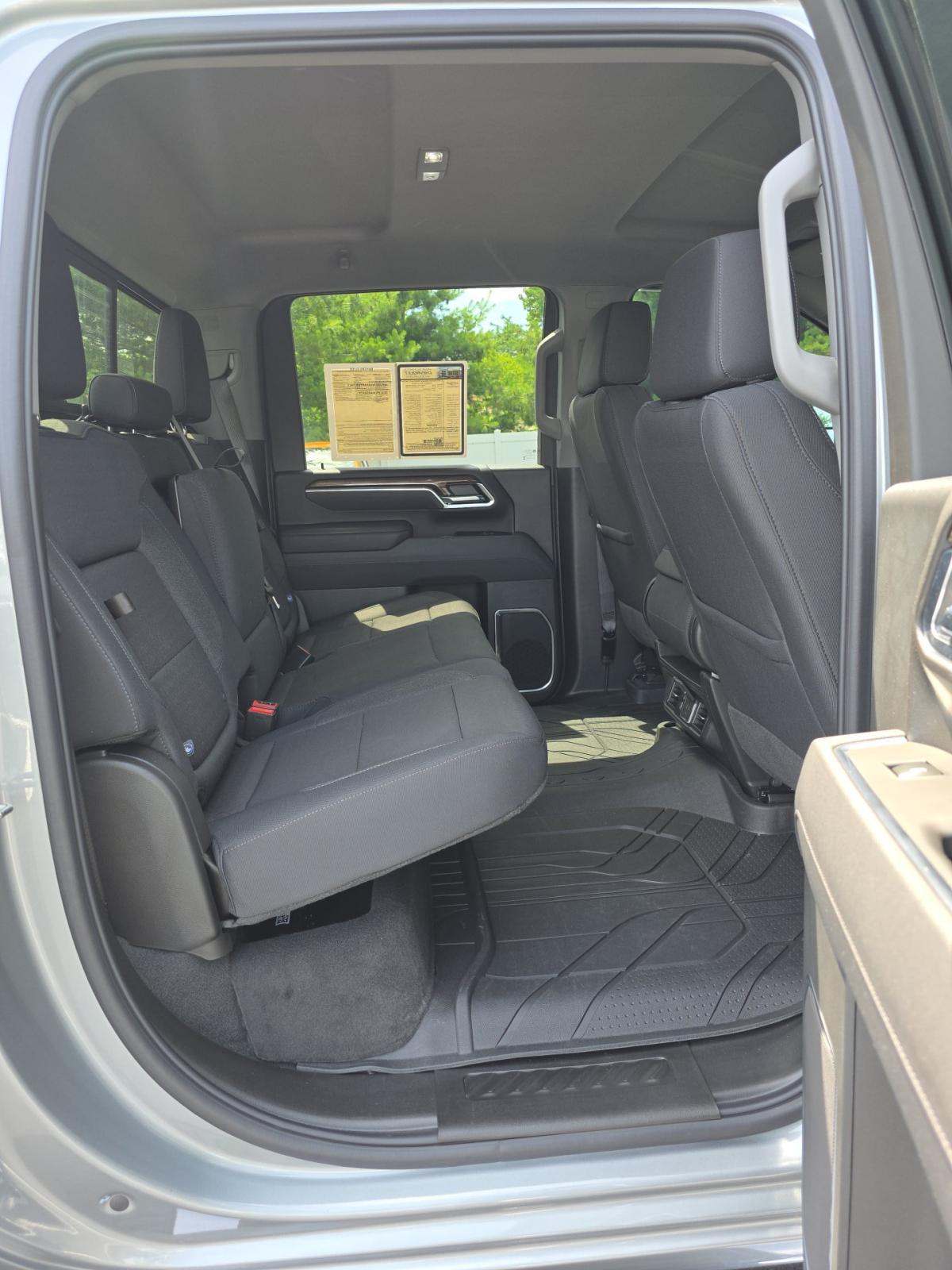 2025 Chevrolet Silverado 3500HD LT AWD