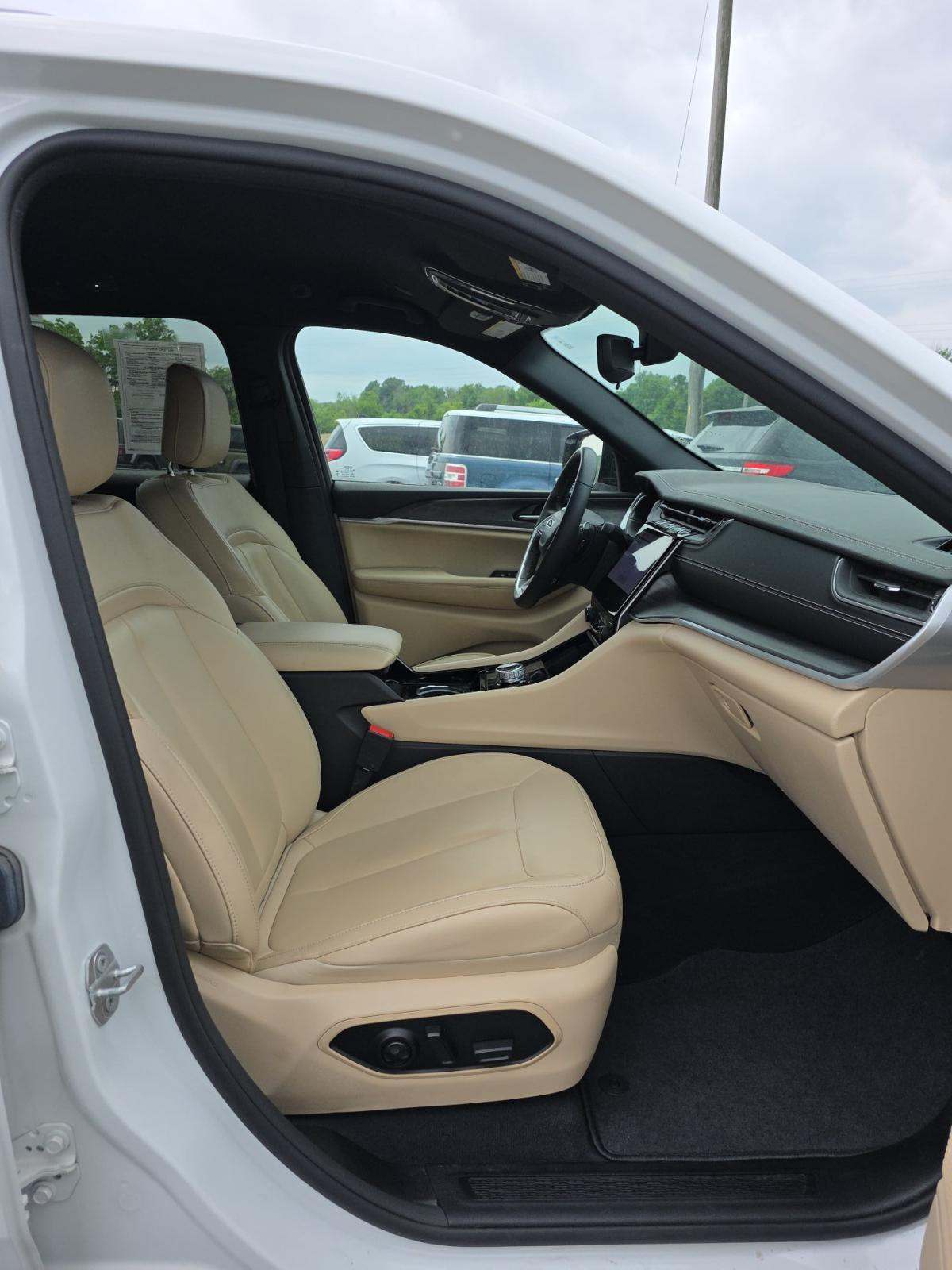 2023 Jeep Grand Cherokee Limited AWD
