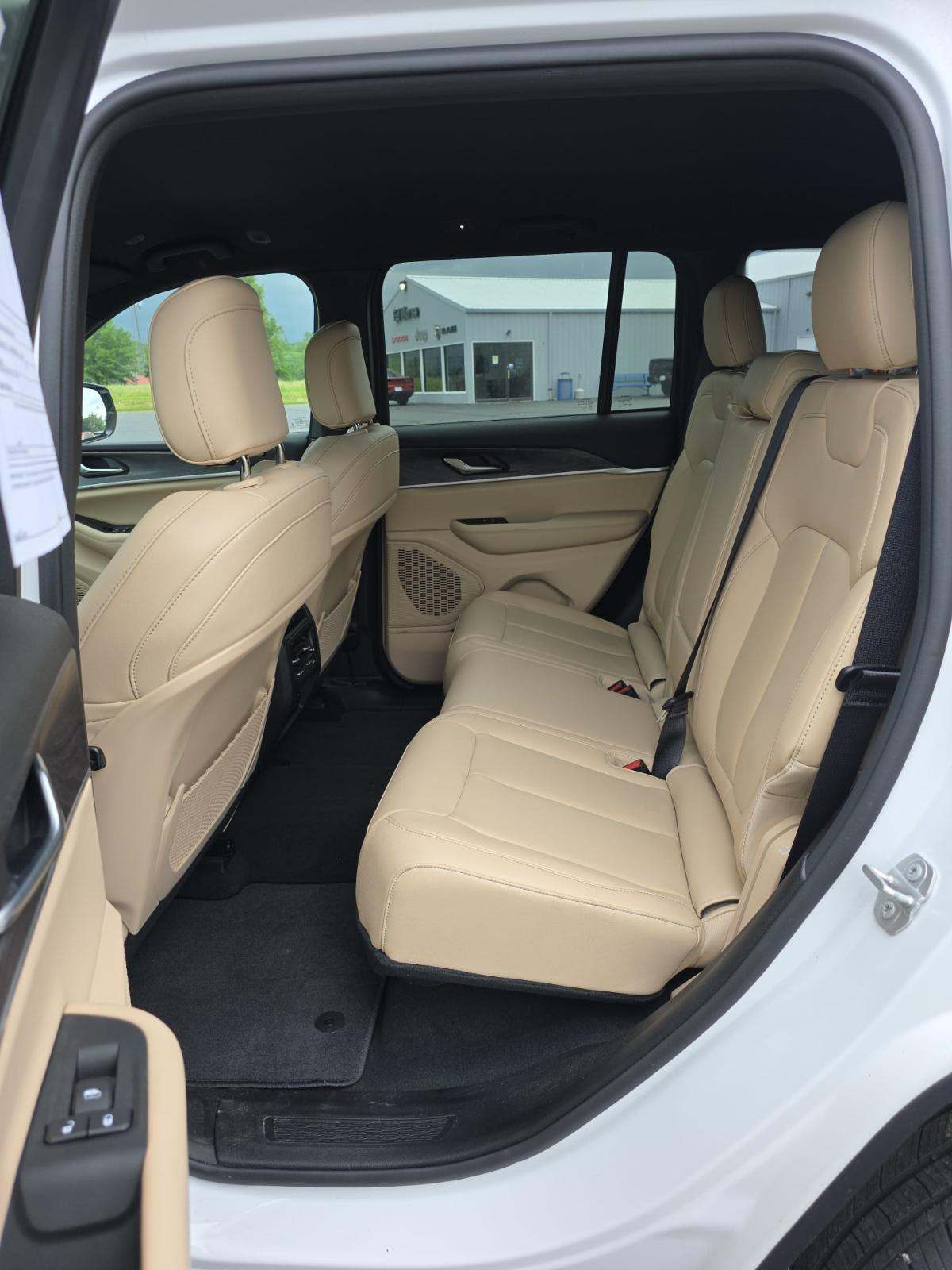 2023 Jeep Grand Cherokee Limited AWD