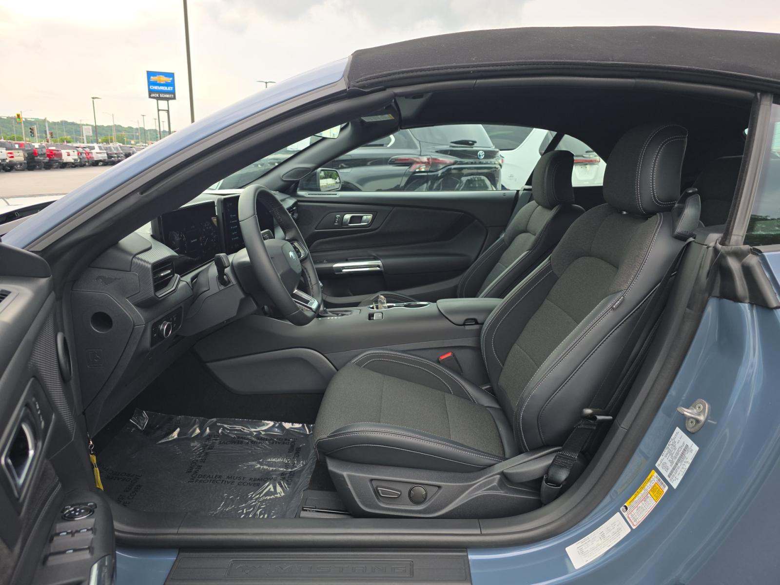 2025 Ford Mustang EcoBoost RWD