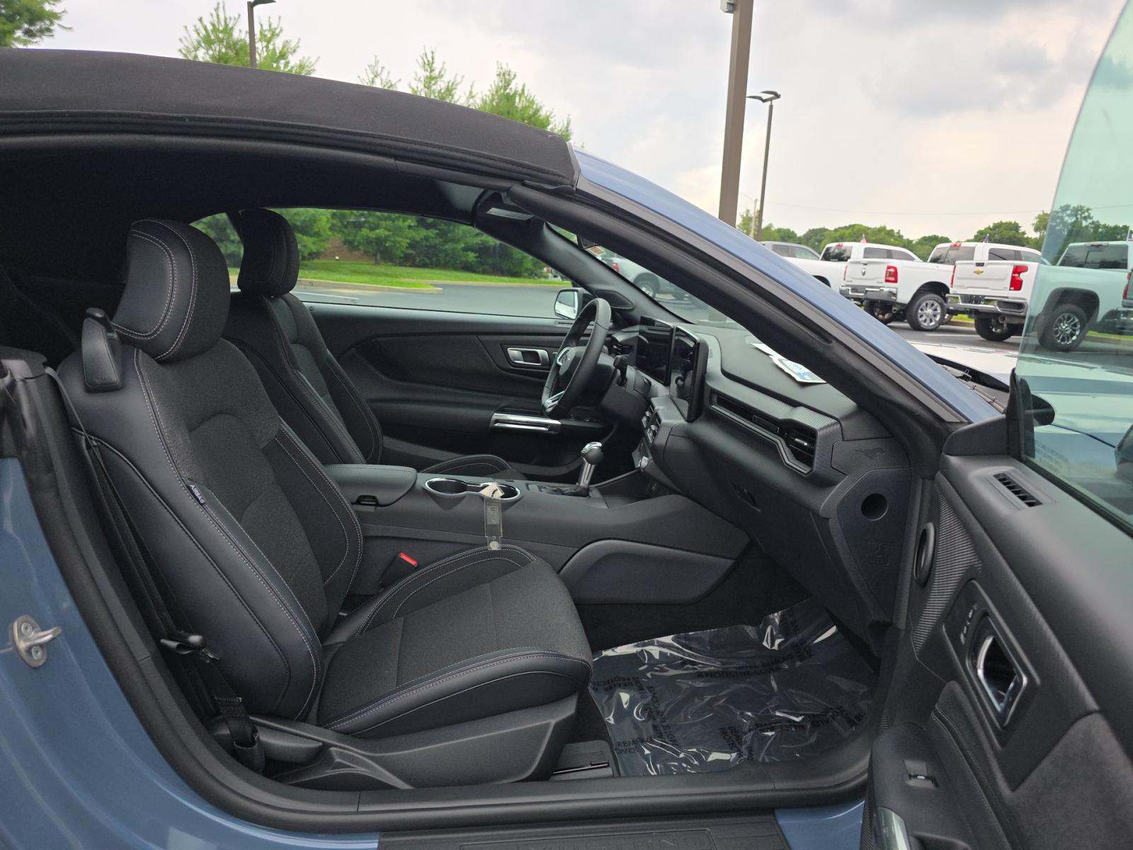 2025 Ford Mustang EcoBoost RWD