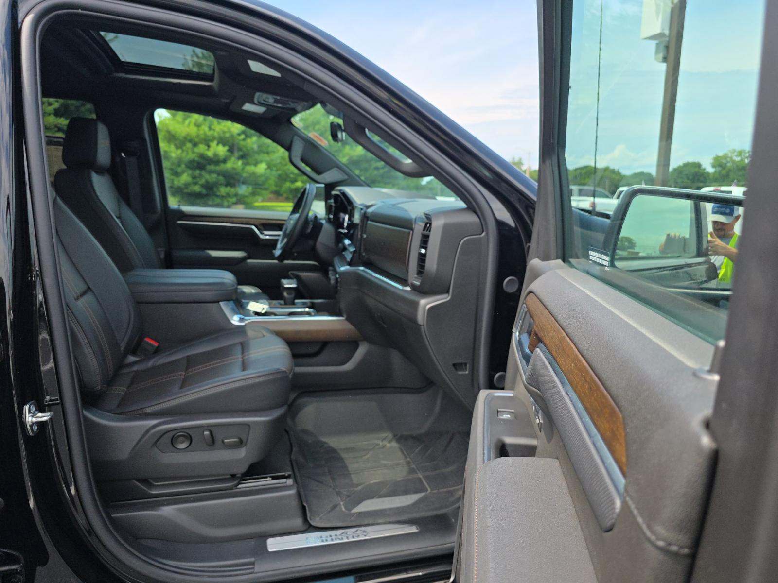 2025 Chevrolet Silverado 1500 High Country AWD