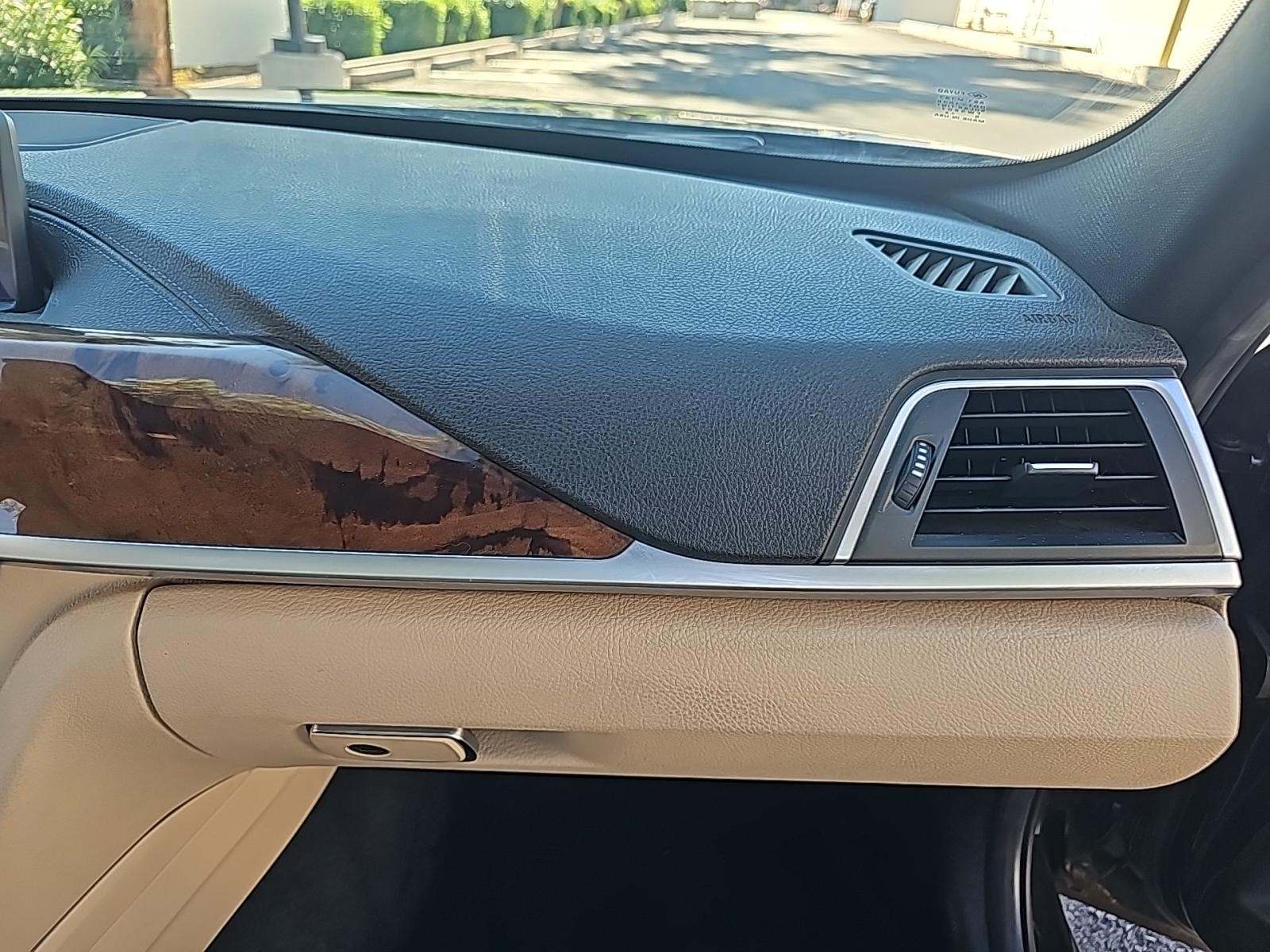 2018 BMW 3 Series 330e iPerformance RWD