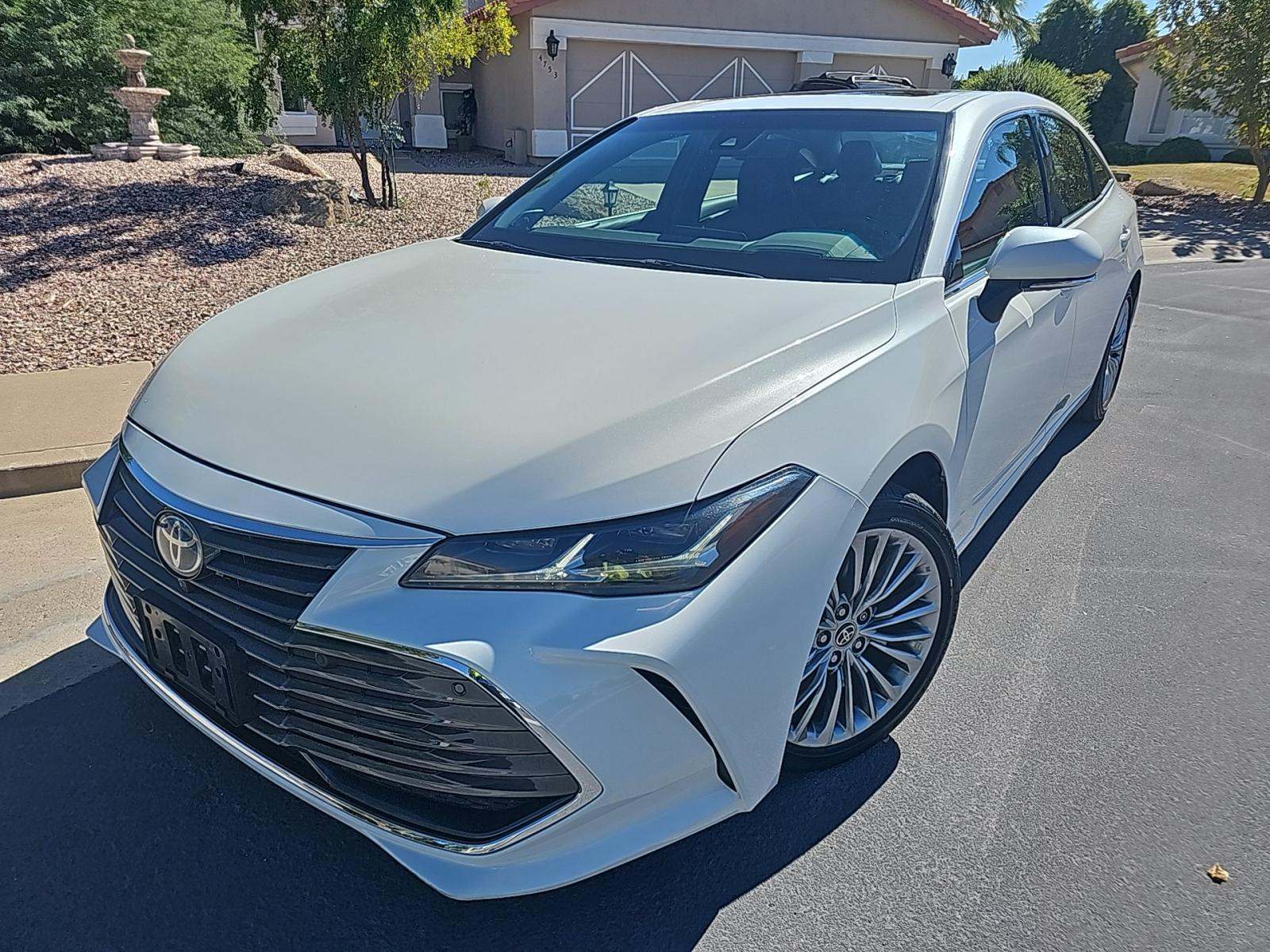 2022 Toyota Avalon Hybrid Limited FWD
