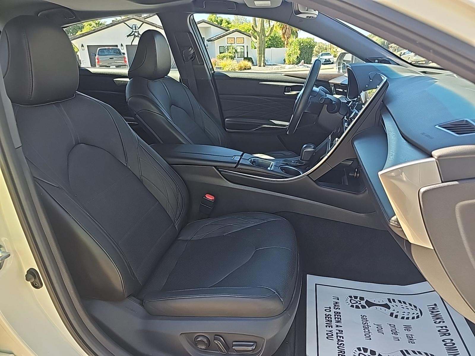 2022 Toyota Avalon Hybrid Limited FWD