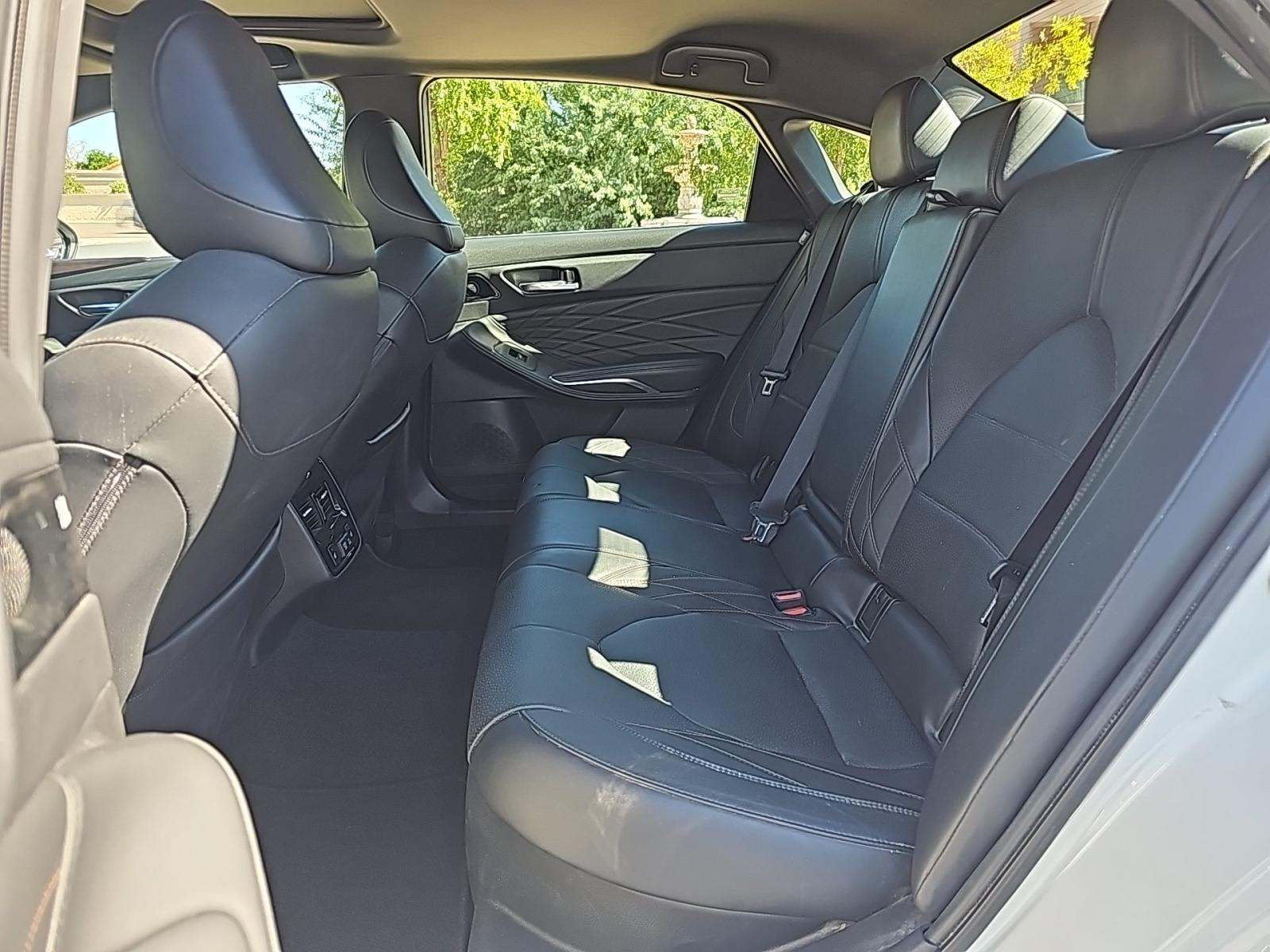 2022 Toyota Avalon Hybrid Limited FWD