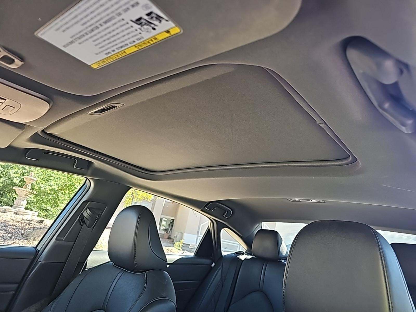 2022 Toyota Avalon Hybrid Limited FWD