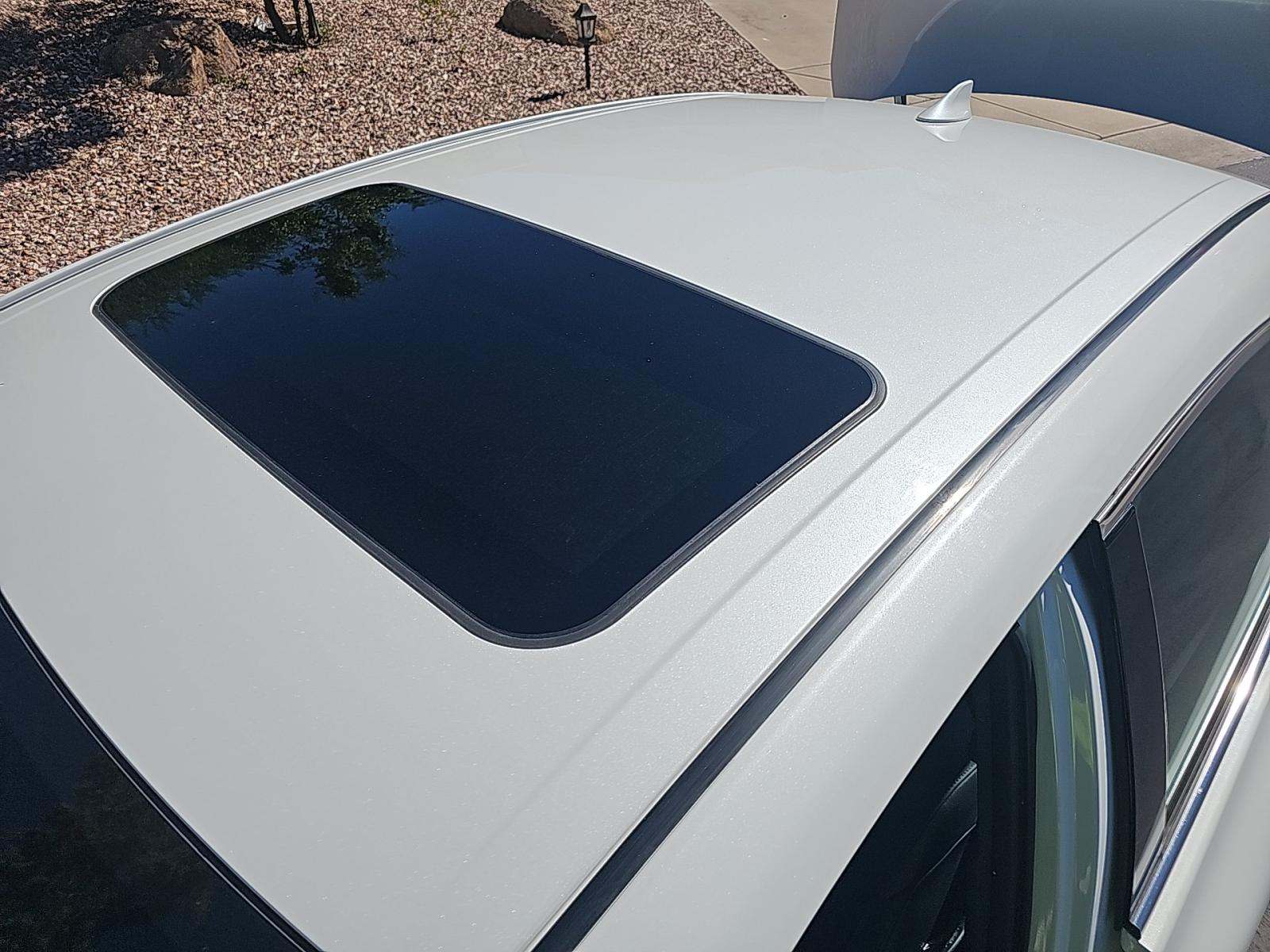 2022 Toyota Avalon Hybrid Limited FWD