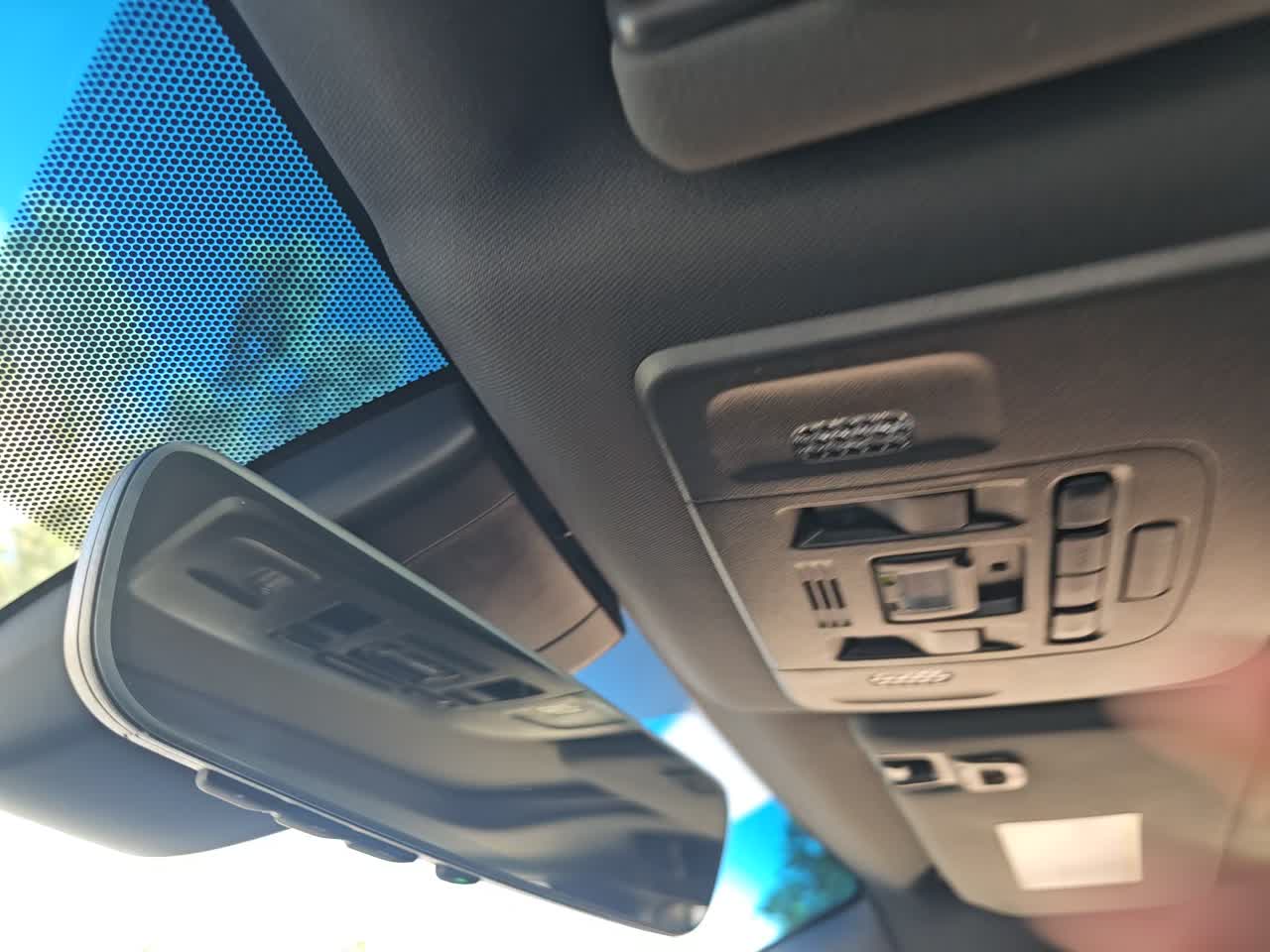 2022 Toyota Avalon Hybrid Limited FWD