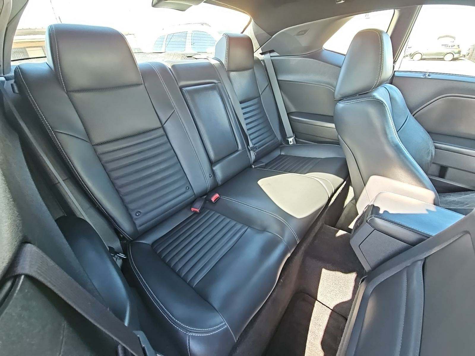 2013 Dodge Challenger R/T Classic RWD