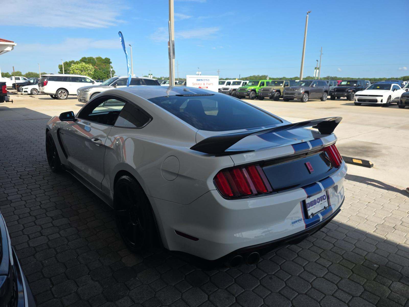 FORD MUSTANG - 2