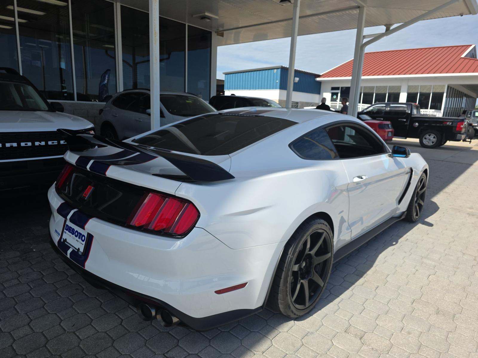 FORD MUSTANG - 3