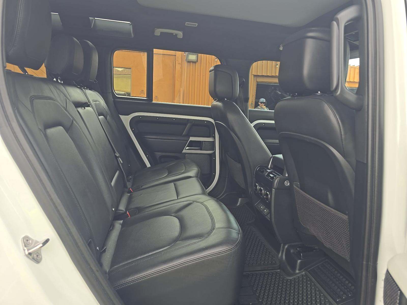2023 Land Rover Defender 110 SE AWD