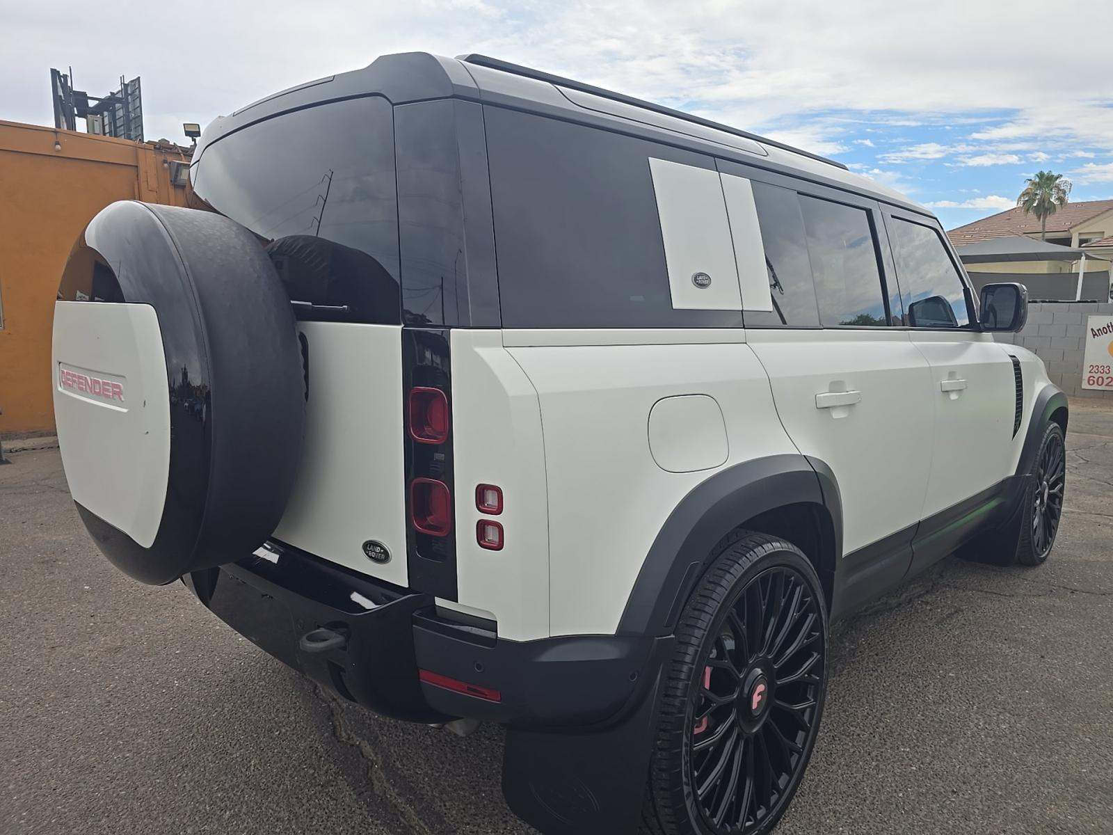 2023 Land Rover Defender 110 SE AWD