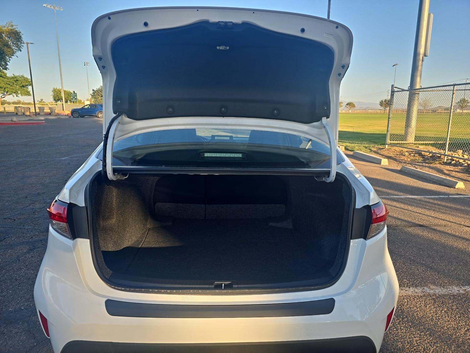 2025 Toyota Corolla LE FWD