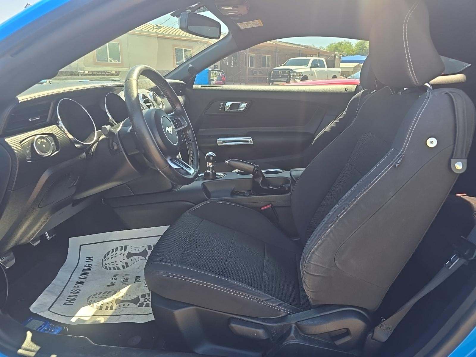 2017 Ford Mustang V6 RWD