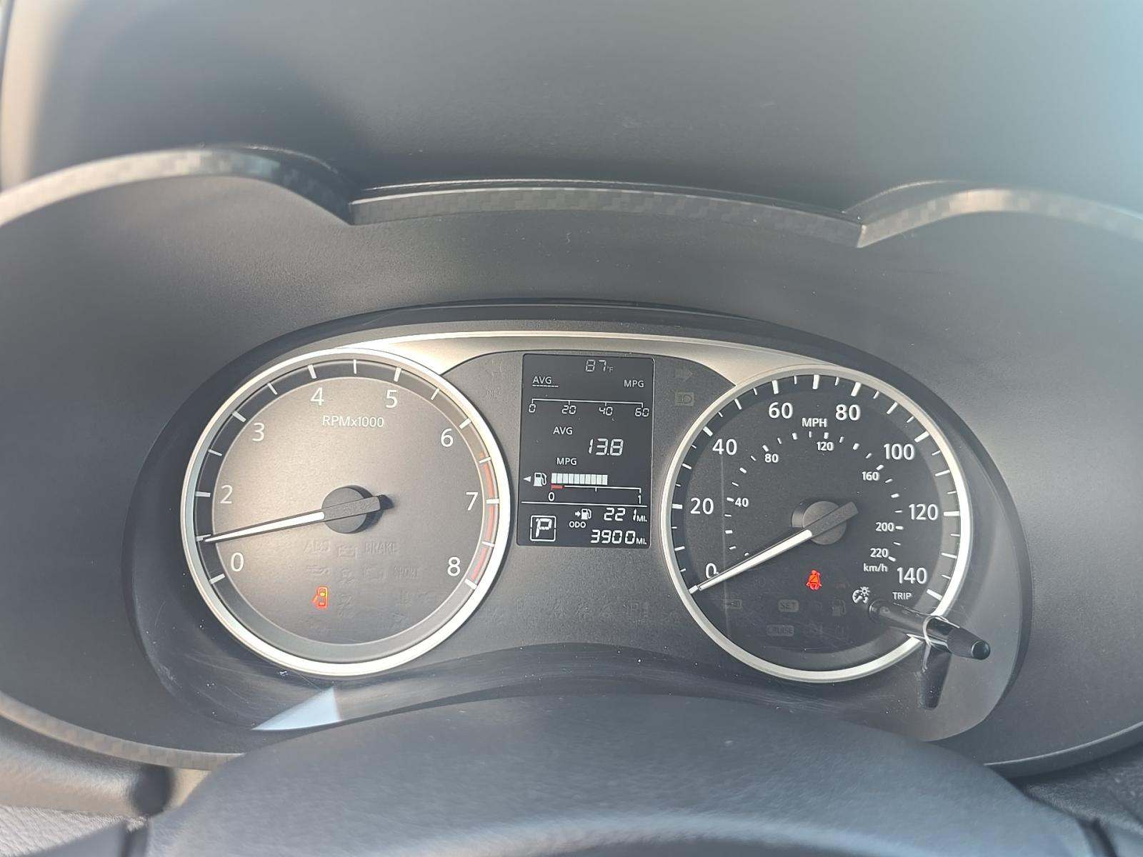 NISSAN VERSA - 9
