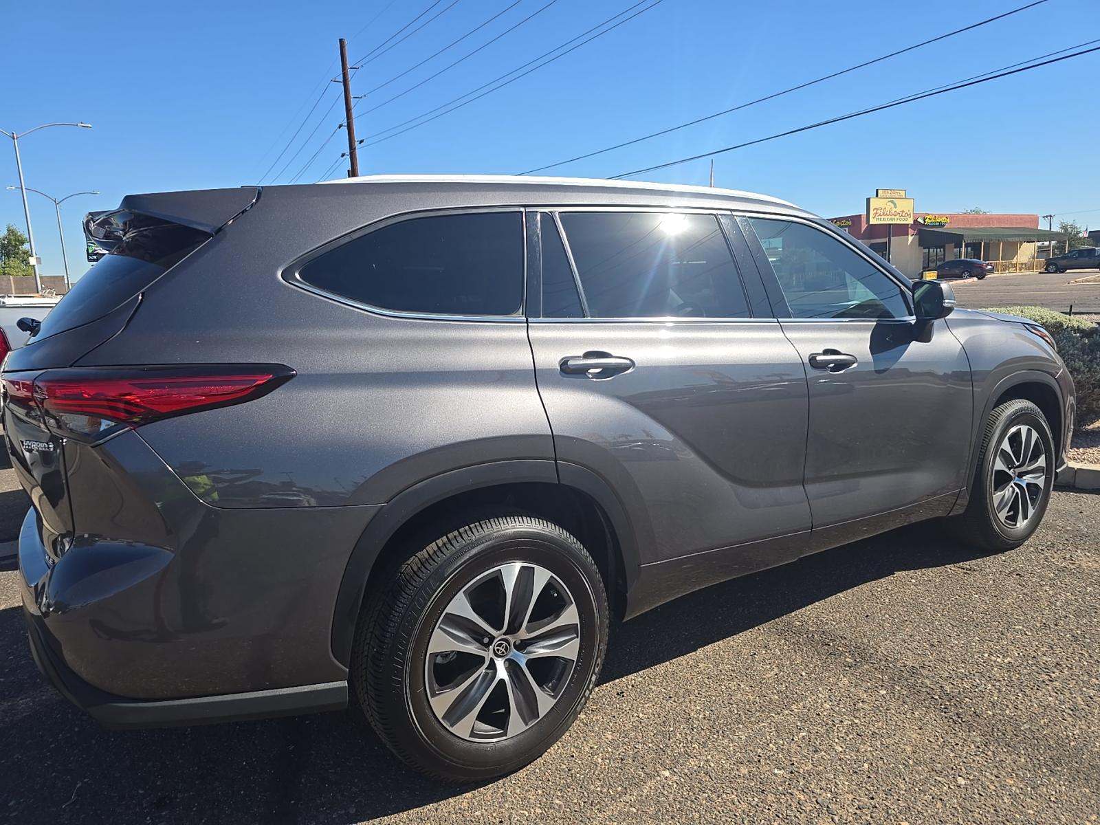 2022 Toyota Highlander Hybrid XLE FWD