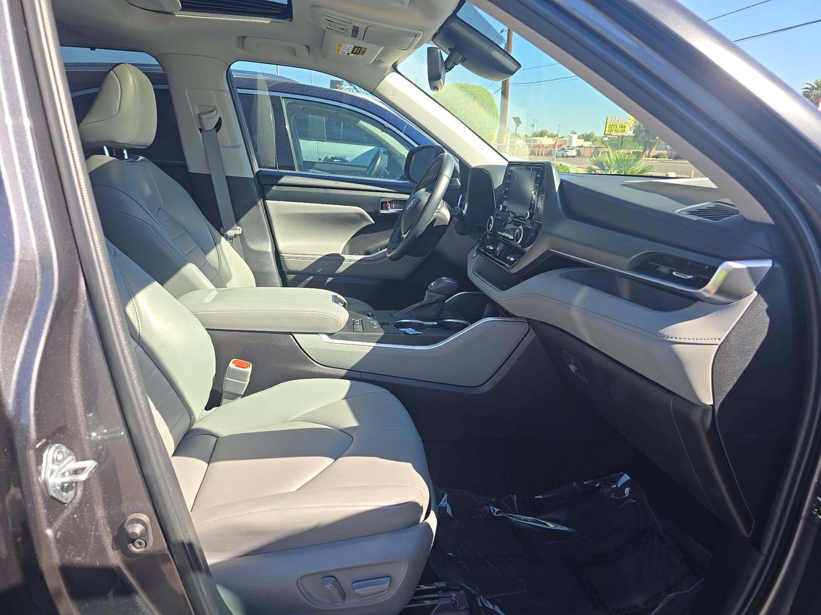 2022 Toyota Highlander Hybrid XLE FWD