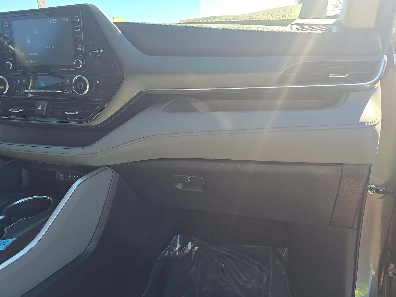 2022 Toyota Highlander Hybrid XLE FWD