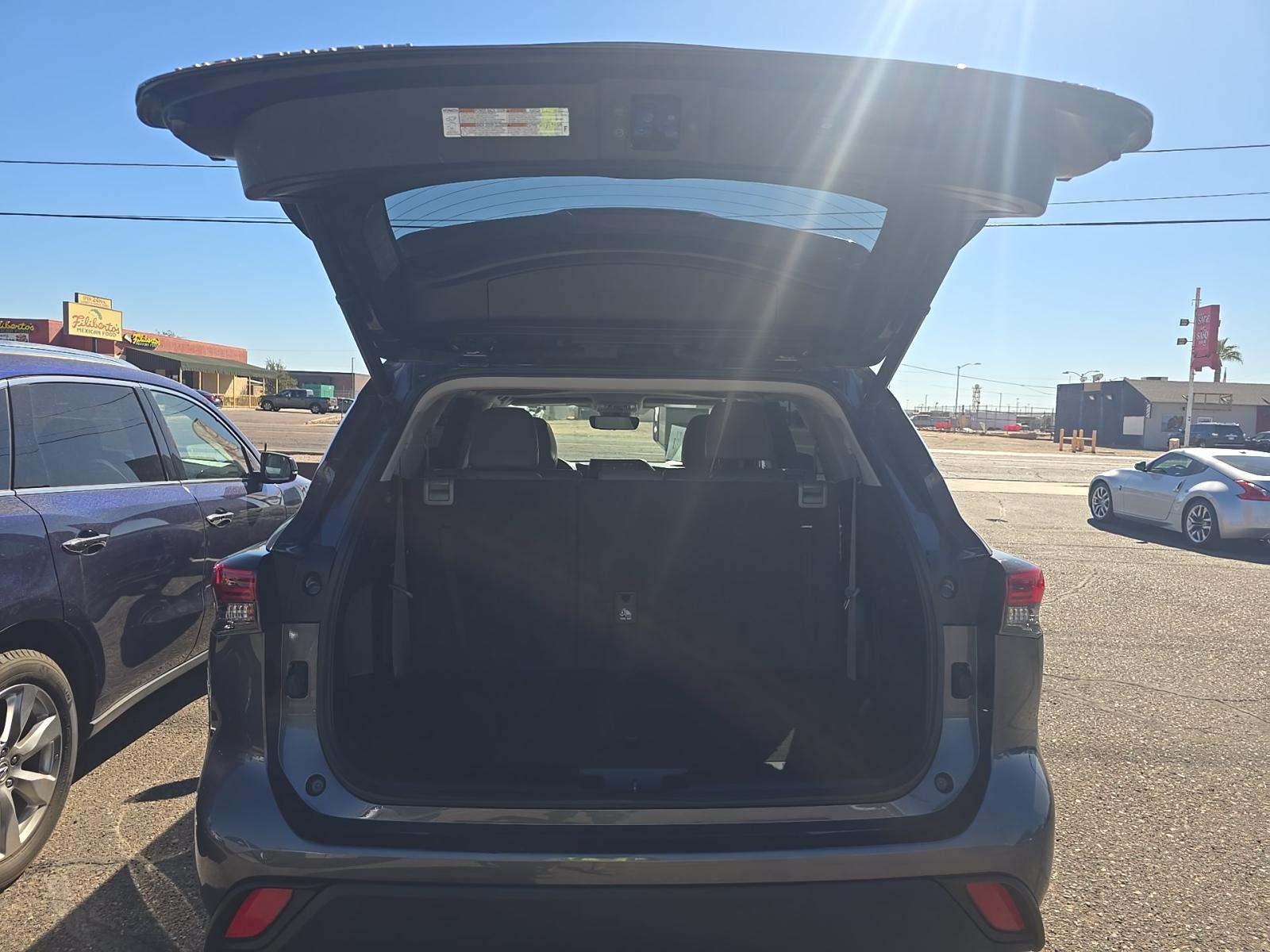 2022 Toyota Highlander Hybrid XLE FWD