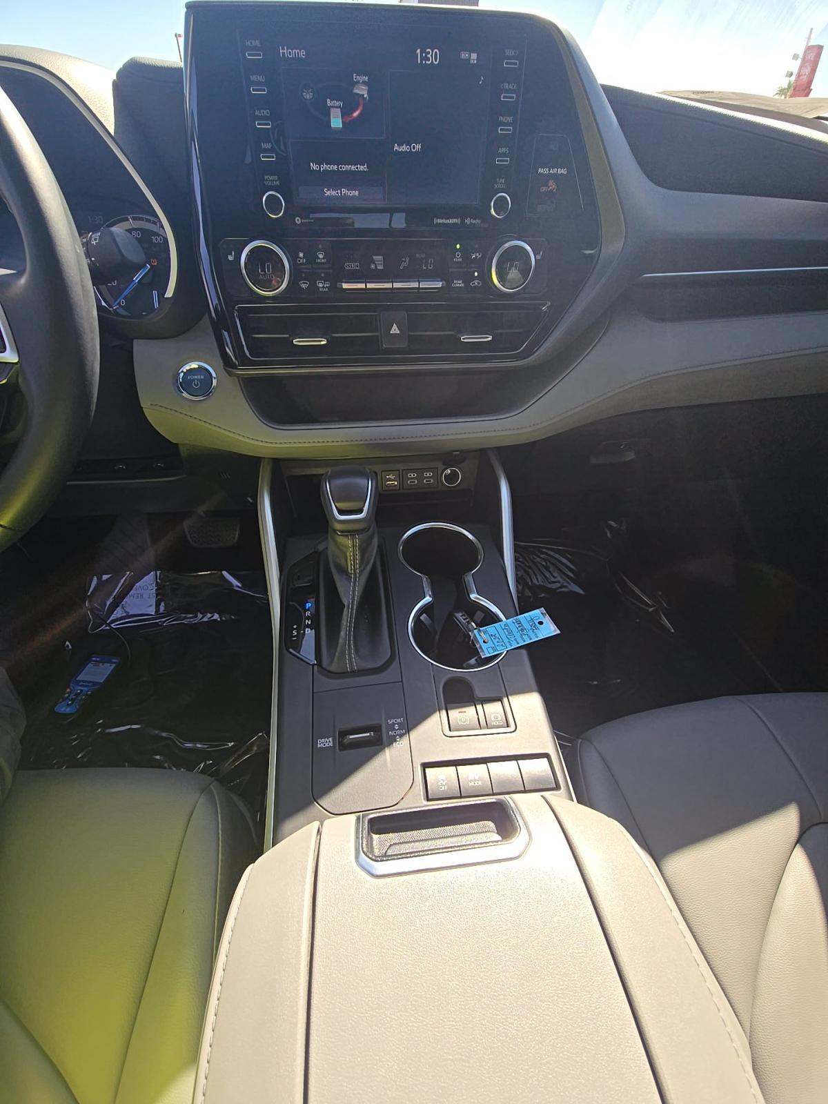 2022 Toyota Highlander Hybrid XLE FWD