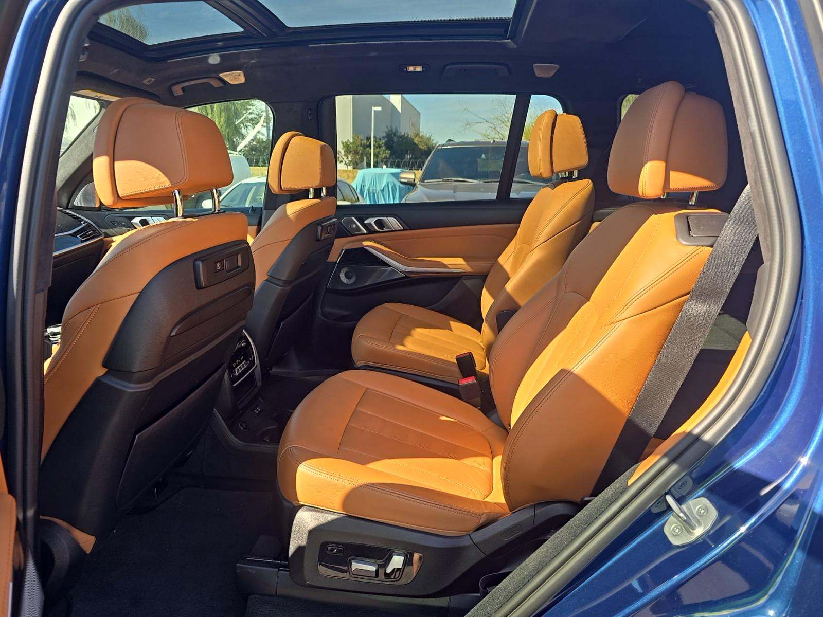 2021 BMW X7 M50i AWD