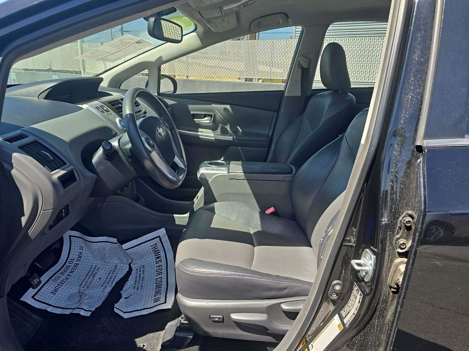 2012 Toyota Prius v Five FWD