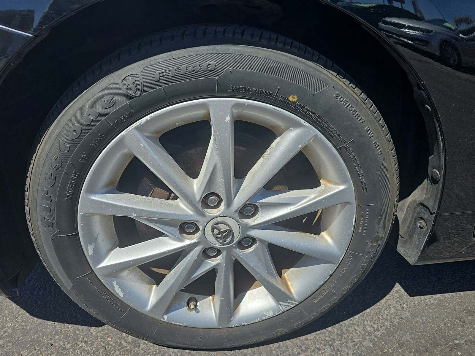 2012 Toyota Prius v Five FWD