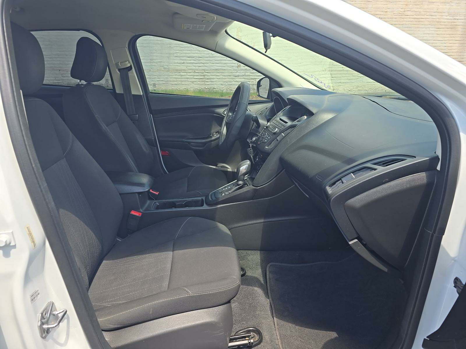 2017 Ford Focus SE FWD