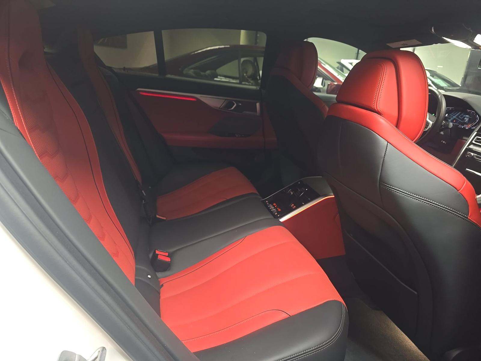 2024 BMW 8 Series 840i RWD