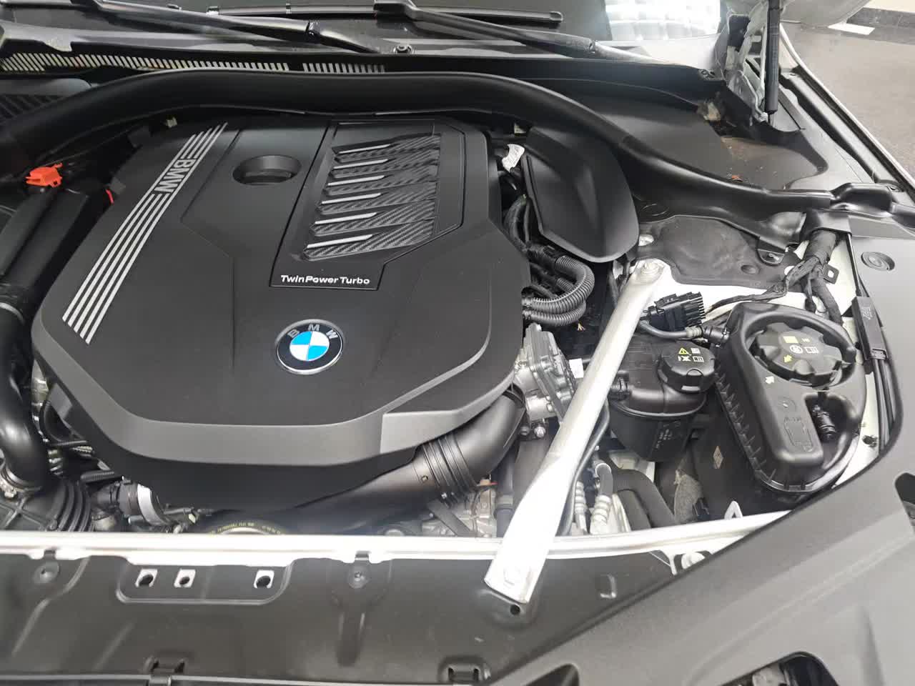 2024 BMW 8 Series 840i RWD