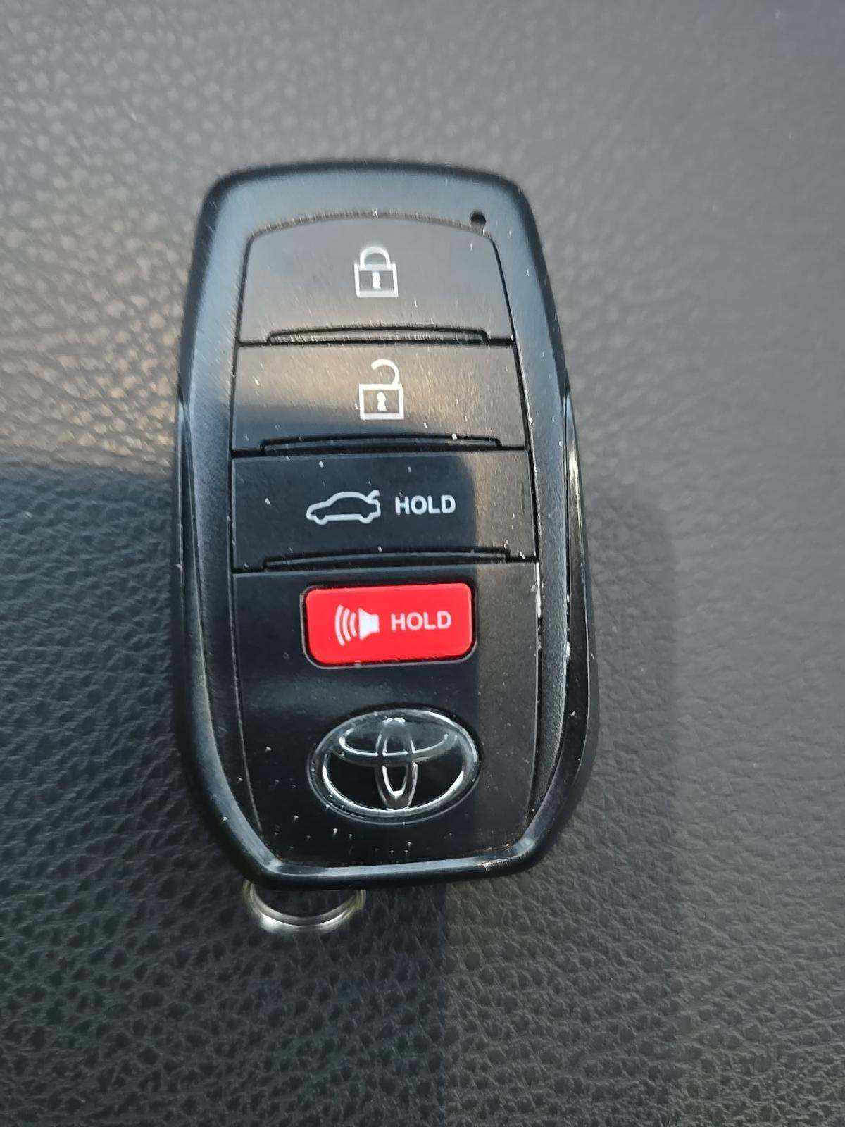 2025 Toyota Camry LE FWD