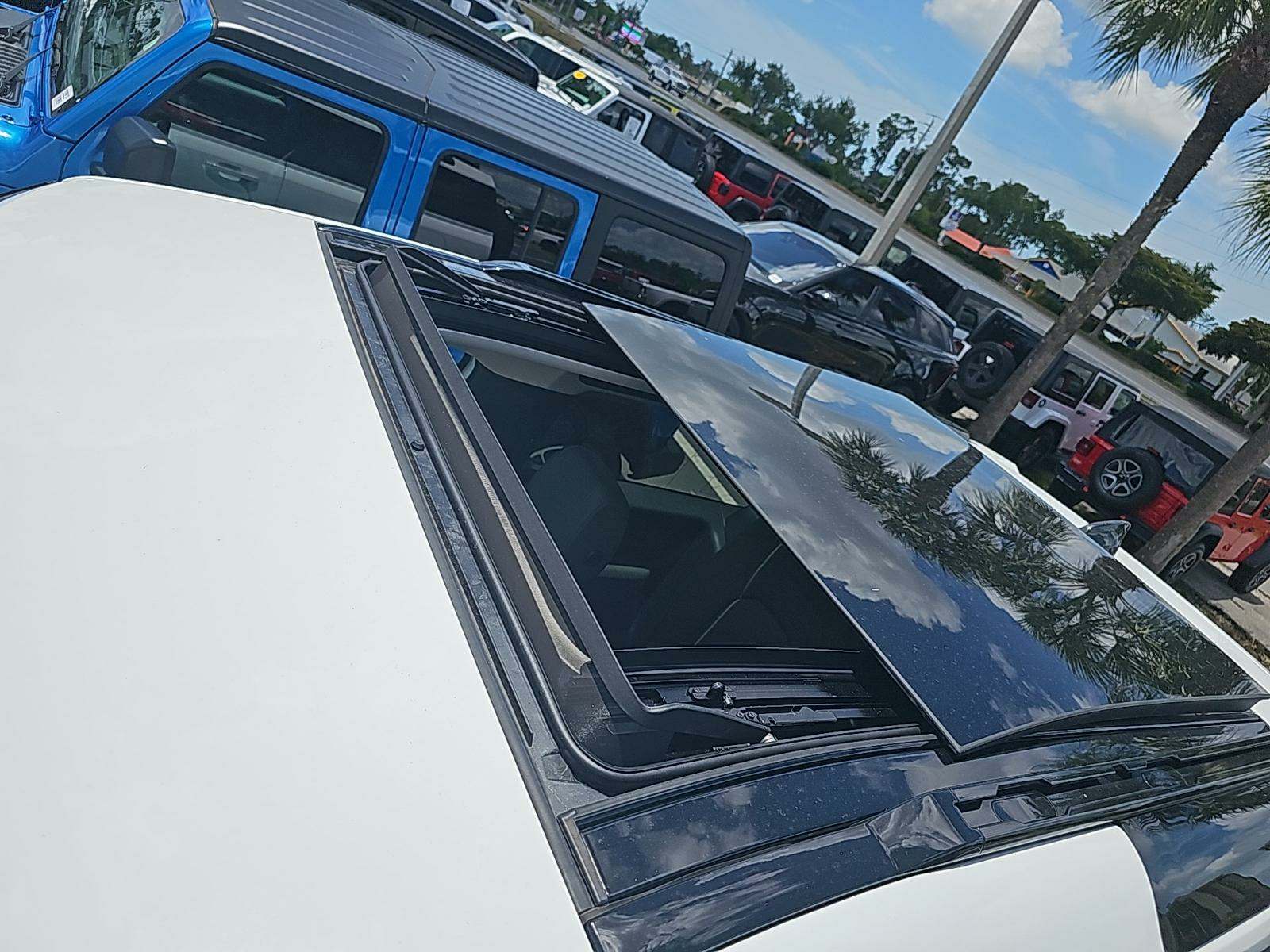 2023 Land Rover Defender 90 SE AWD