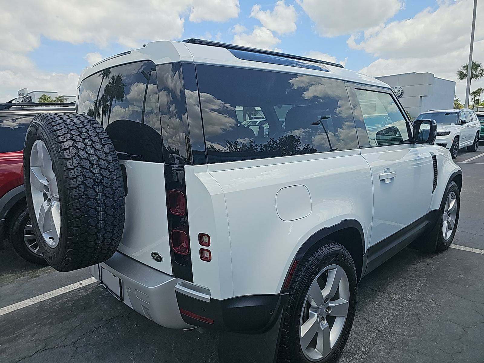 2023 Land Rover Defender 90 SE AWD