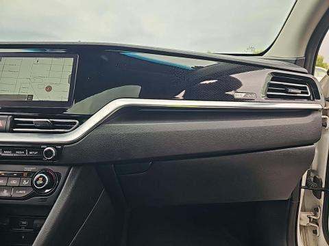 2022 Kia Niro Touring SE FWD