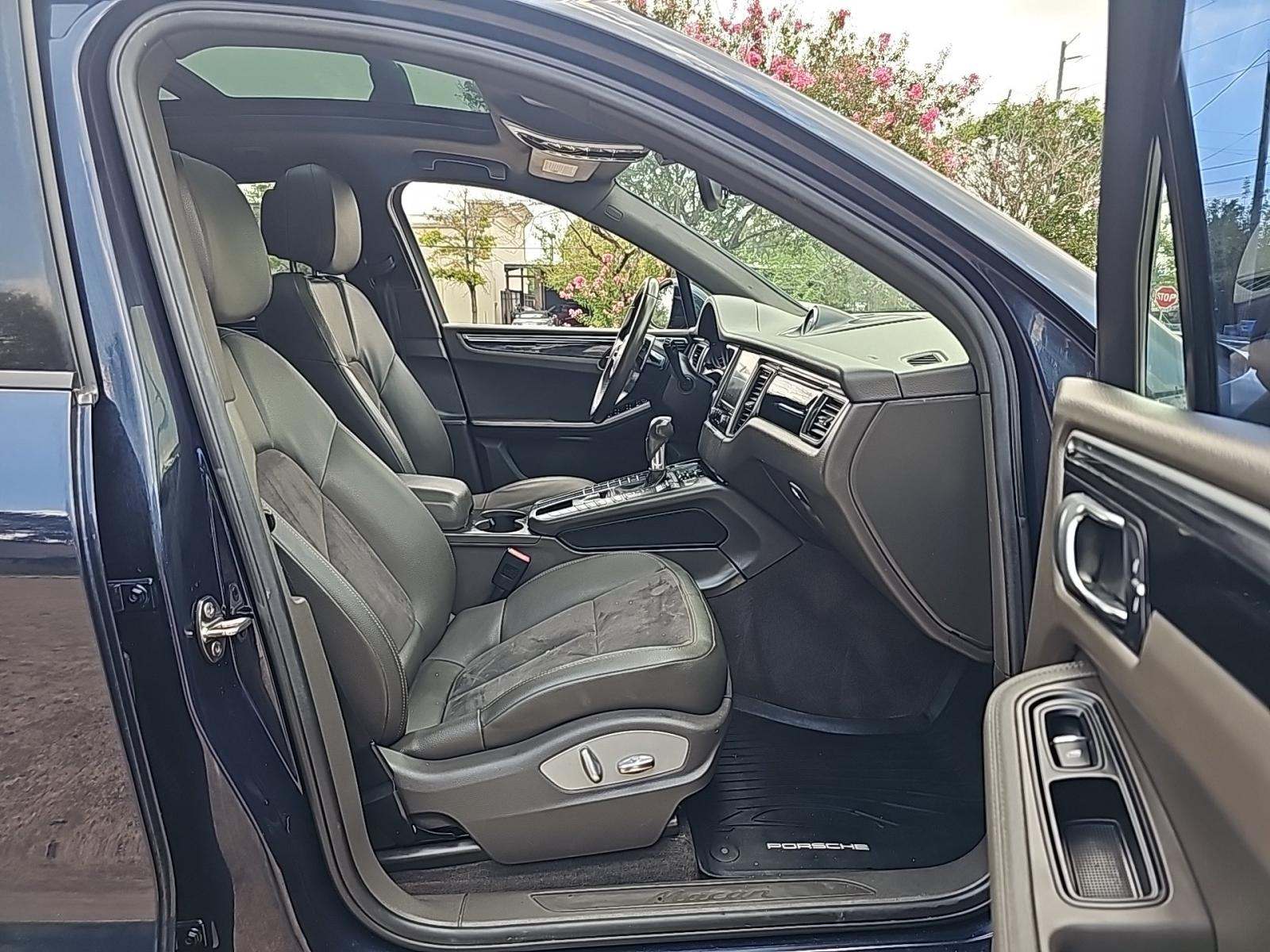 2018 Porsche Macan Base AWD