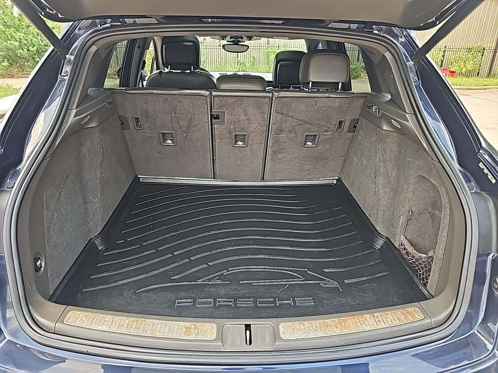 2018 Porsche Macan Base AWD