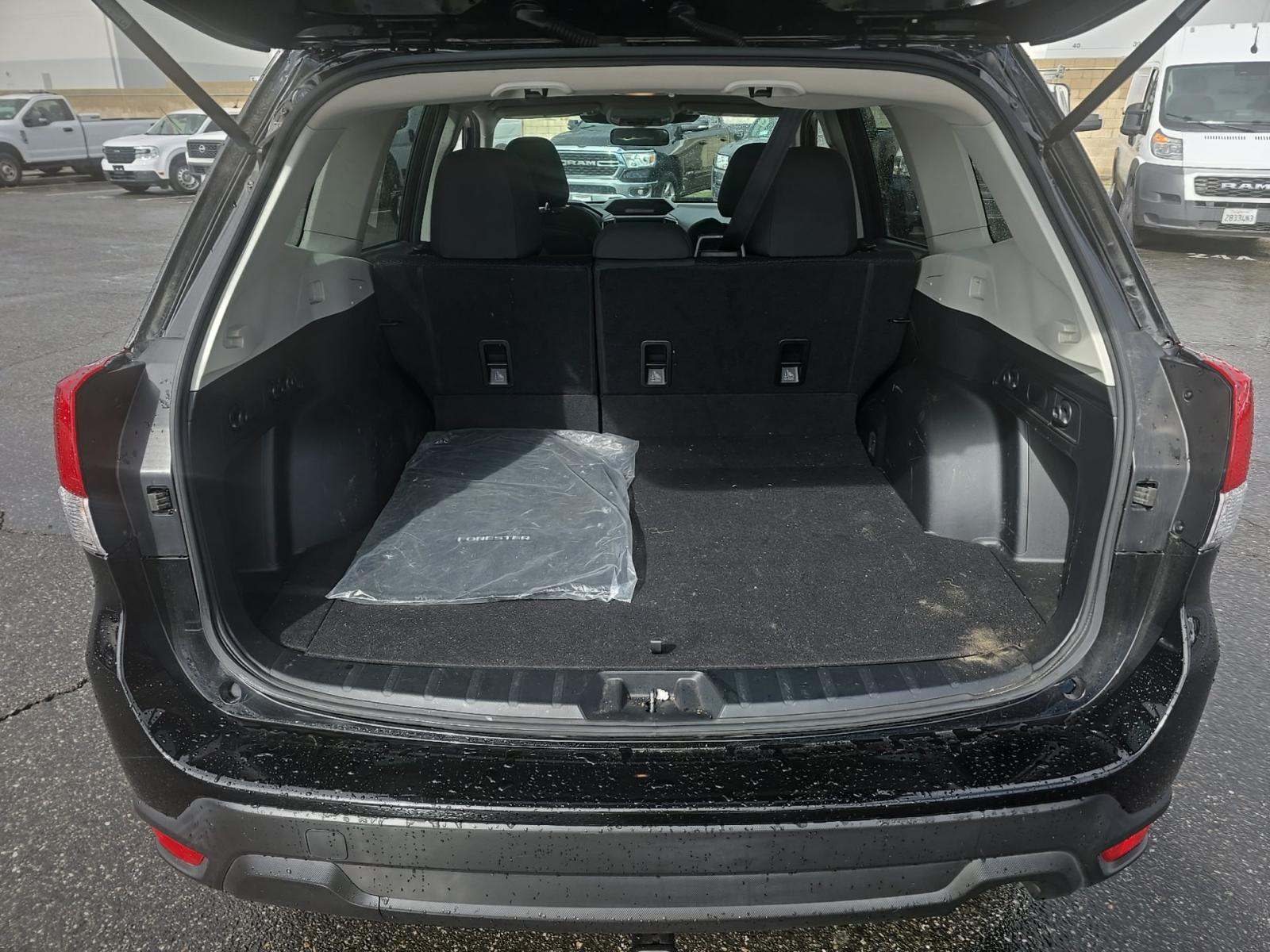 2023 Subaru Forester Premium AWD