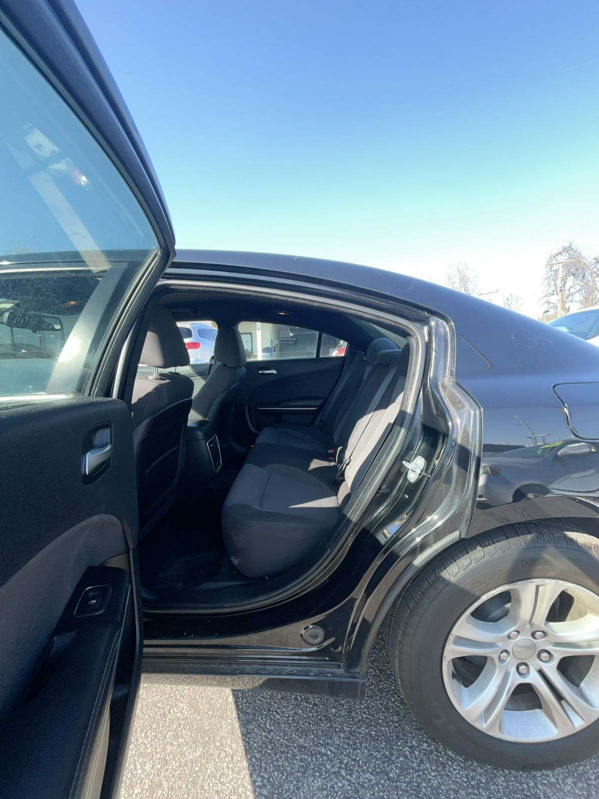 2017 Dodge Charger SE RWD