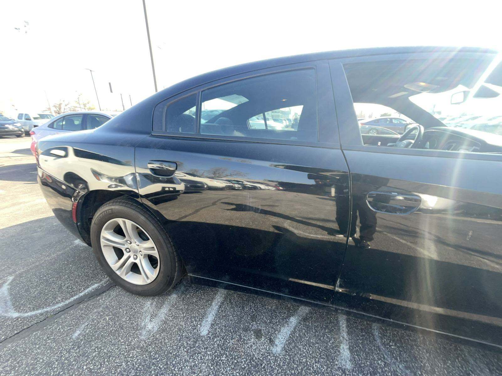 2017 Dodge Charger SE RWD