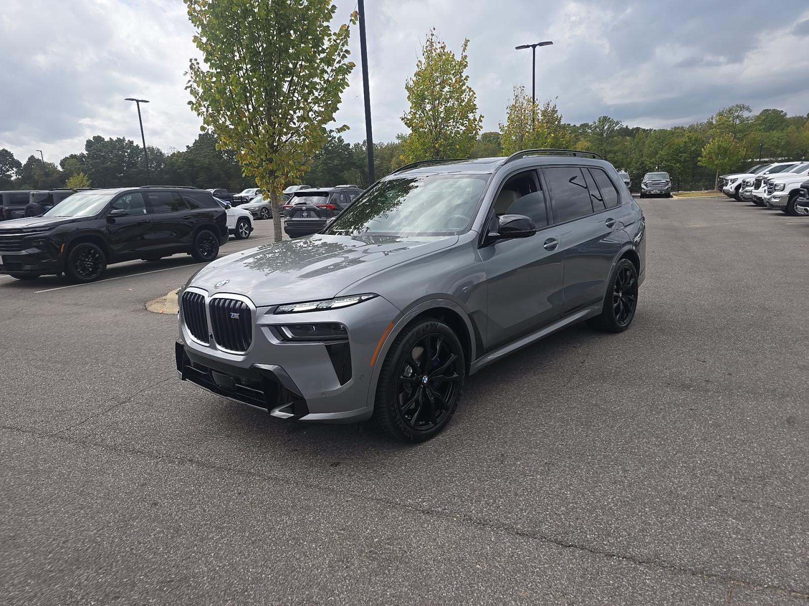 2025 BMW X7 M60i AWD