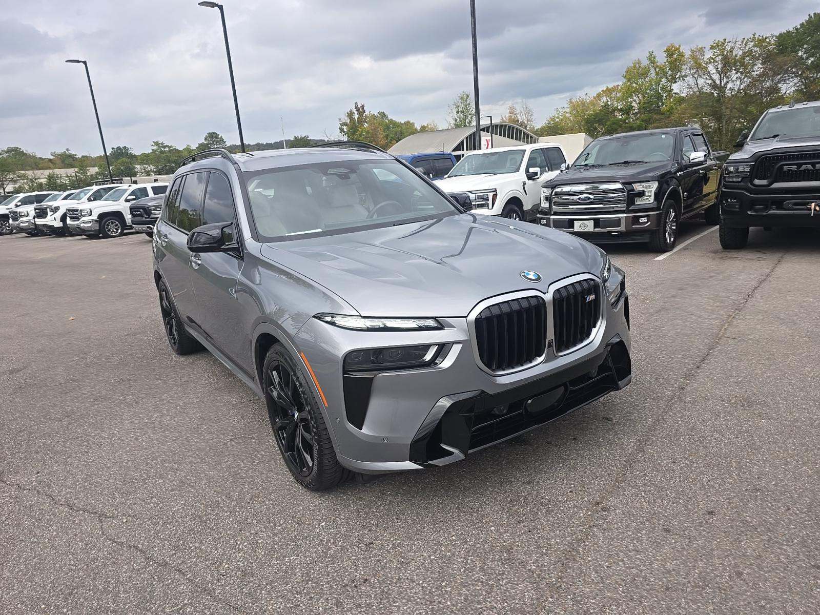 2025 BMW X7 M60i AWD